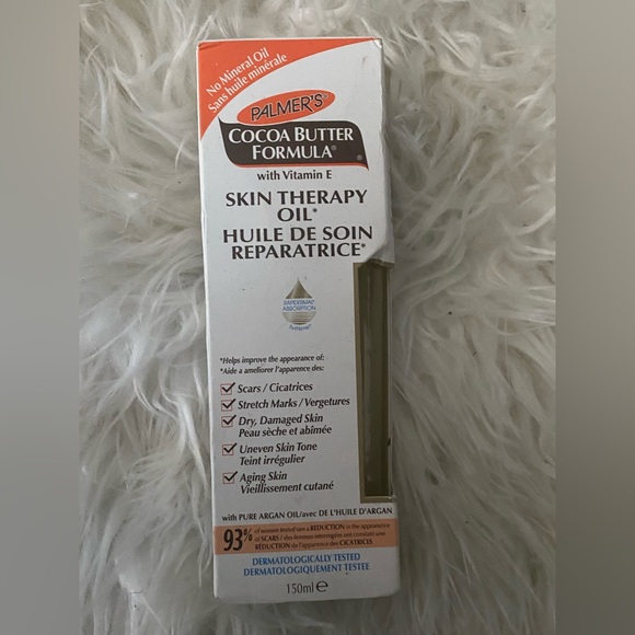 ⭐️Palmers Cocoa Butter Formula Skin Therapy Oil⭐️ - Picture 2 of 3